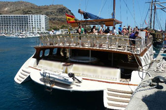 Catamaran Boat Party